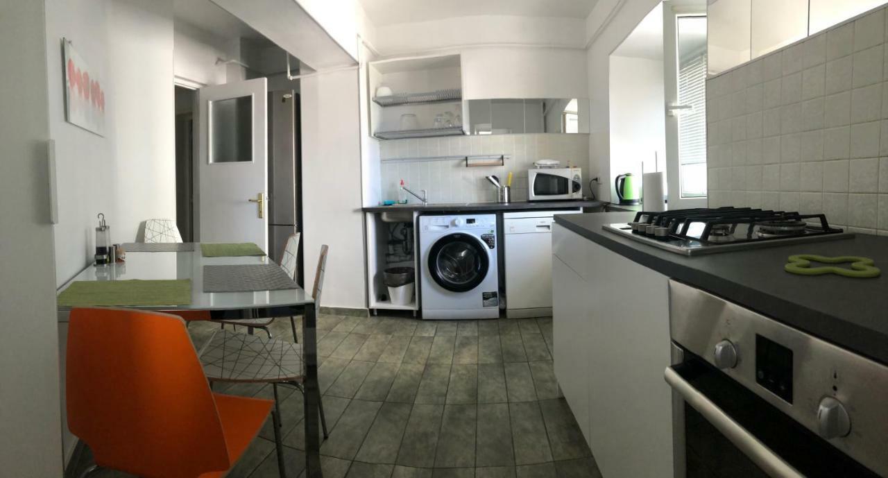 Green Apartment With Terrace 12 Bukarest Exterior foto